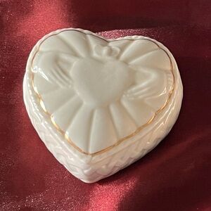Belleek Irish Box